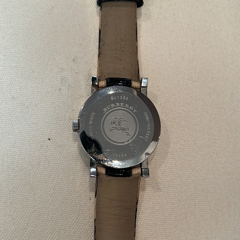 Burberry White Stainless Steel Heritage BU1388 Women's Wristwatch 38MM - Picture 3 of 5